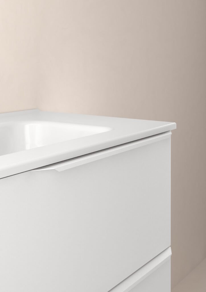 Mio Compact | Disseny sobri, tall a biaix i elegància minimalista | Royo — textura 4