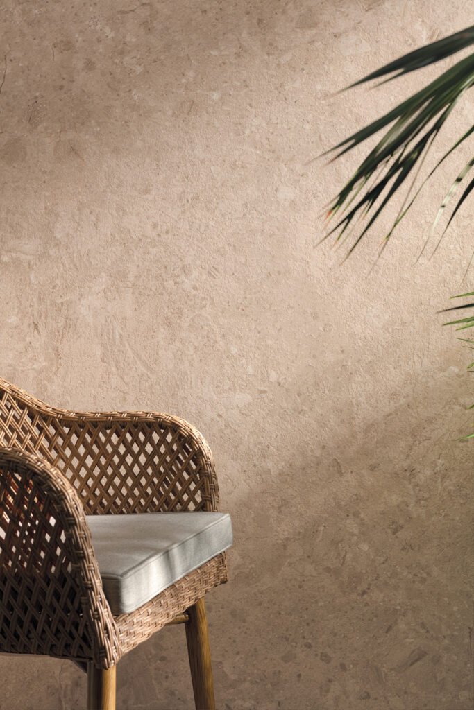 Sèrie Ardara Porcelain | Porcellànic Mat · 100x100 cm / 100x275 cm | Peronda — ambient 9