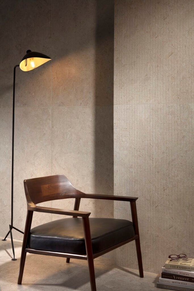 Sèrie Ardara Porcelain | Porcellànic Mat · 100x100 cm / 100x275 cm | Peronda — ambient 13