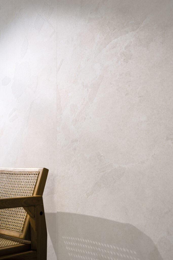Sèrie Haven Porcelain | Porcellànic Relleu / 3D · 100x100 cm / 120x120 cm | Peronda — ambient 7