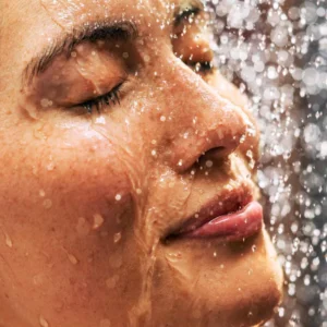 Bany amb col·lecció Raindance Alive de hansgrohe — ambient oficial 1