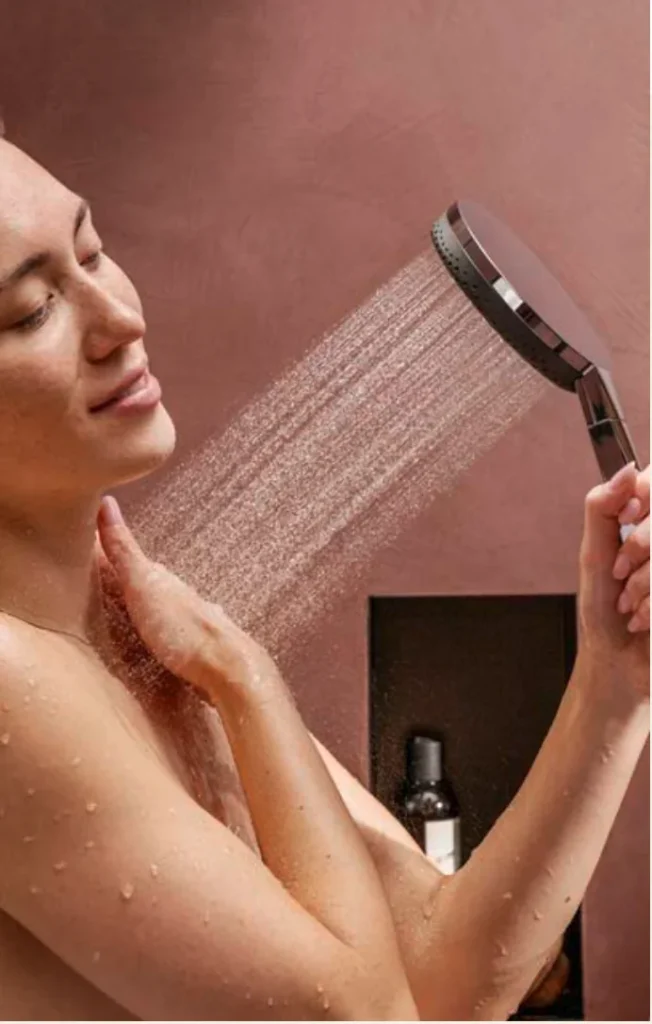 Bany amb col·lecció Raindance Alive de hansgrohe — ambient oficial 8