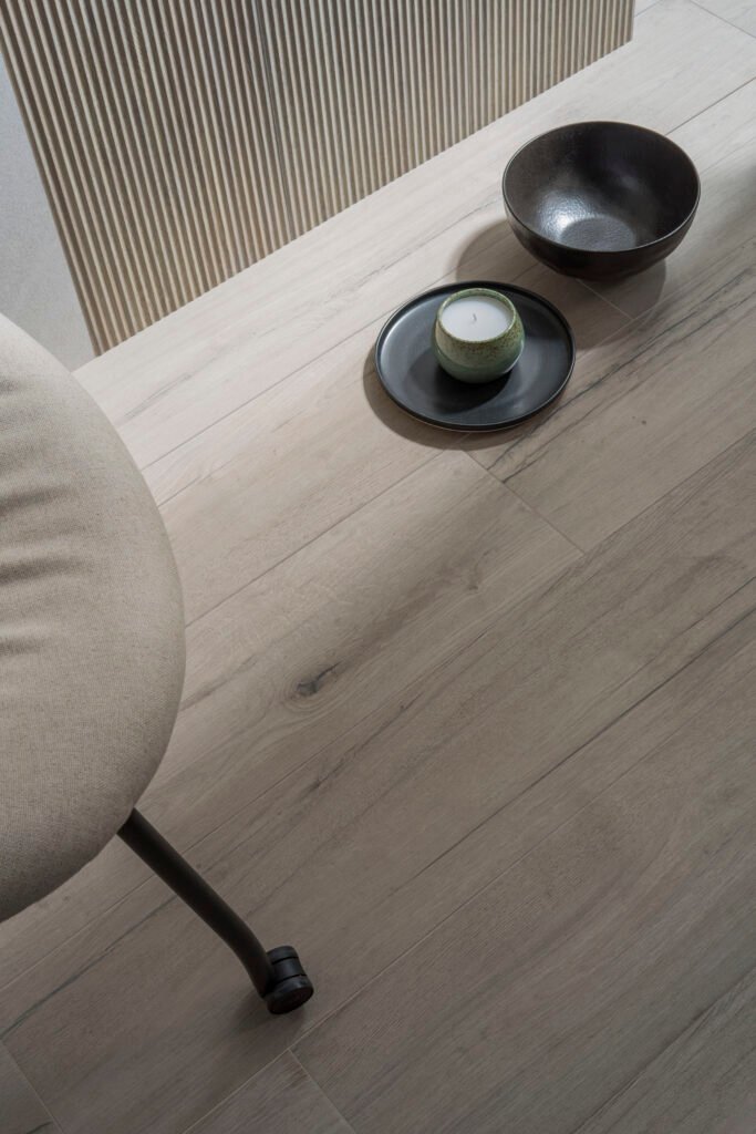 Sèrie Jackson Porcelain | Porcellànic Mat · 24x151 cm | Peronda — ambient 12