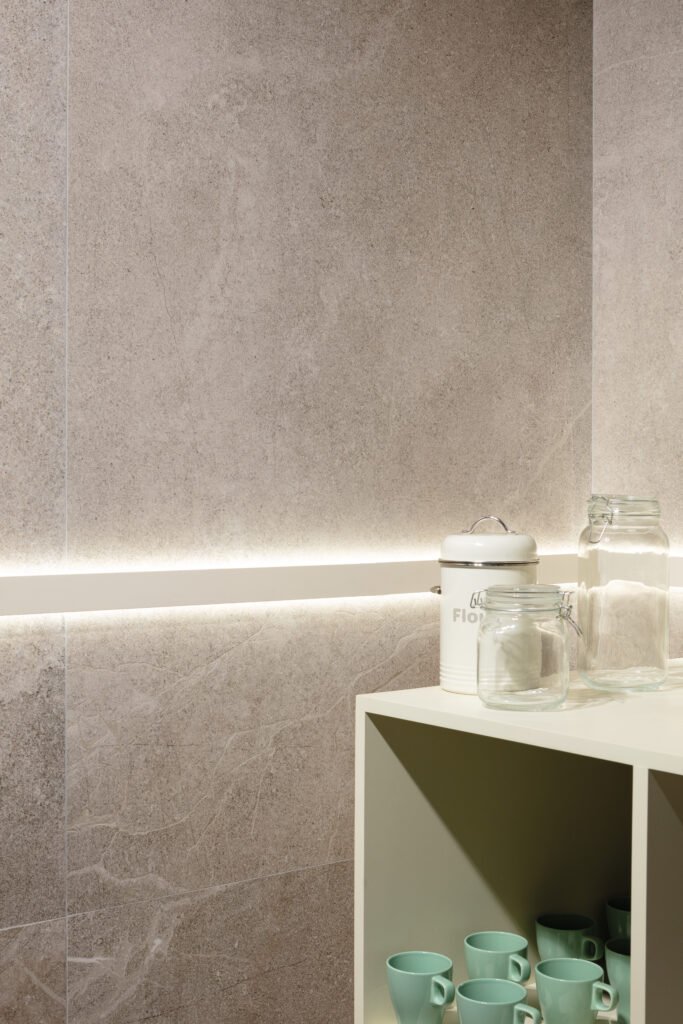 Sèrie Lucca Porcelain | Porcellànic Mat · 60x120 cm / 90x90 cm | Peronda — ambient 33