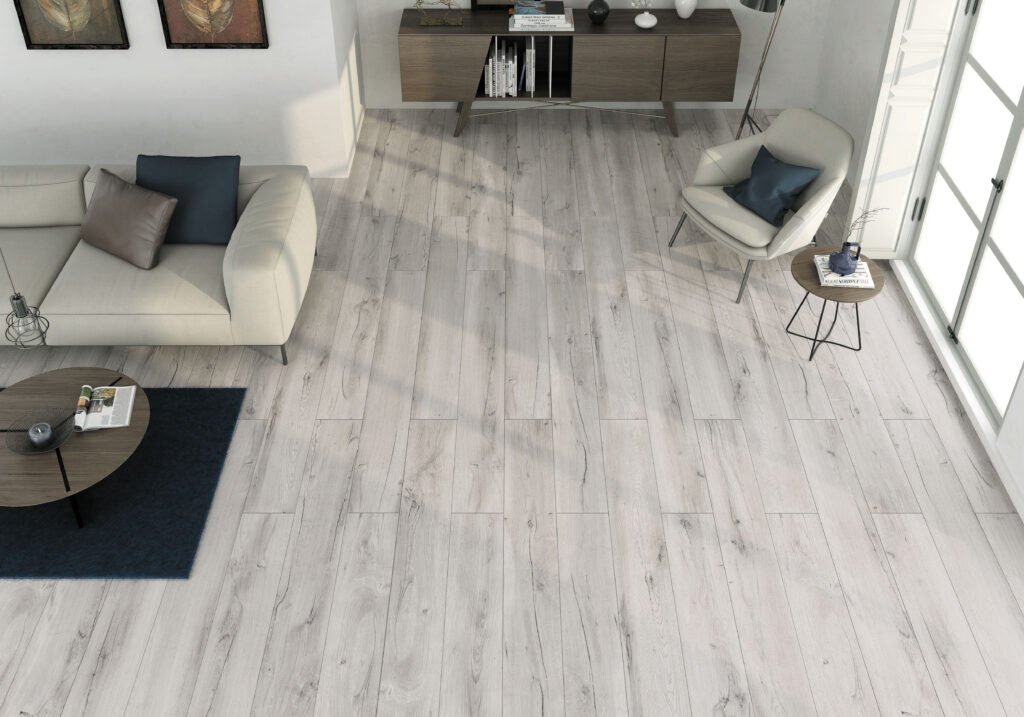 Sèrie Mumble Porcelain | Porcellànic Mat · 15x90 cm / 19,5x121 cm | Peronda — ambient 1
