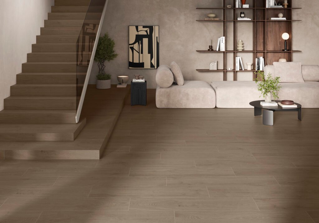 Col·lecció Namir | Fusta Porcellànica Càlida i Natural — ambient 1