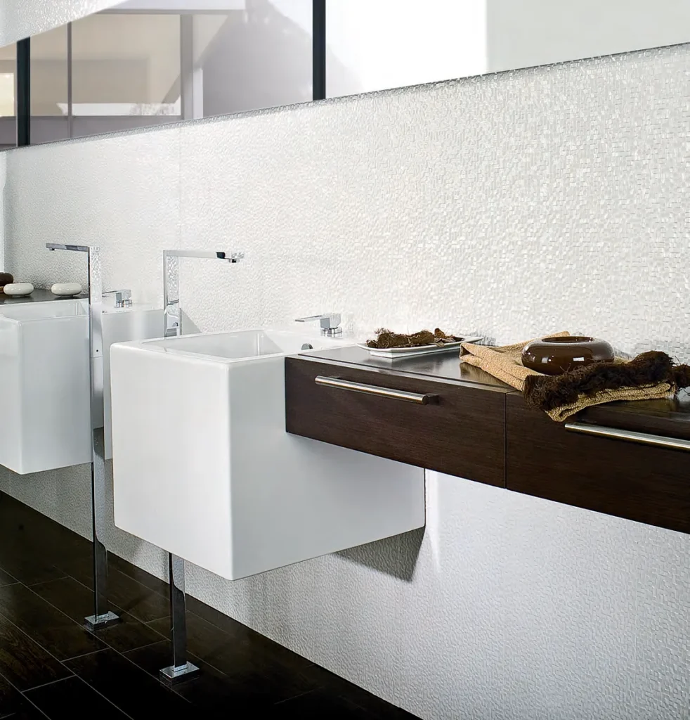 Ambient · Sèrie Cubica | Efecte Monocolor · 33,3×100 cm | Porcelanosa · 1