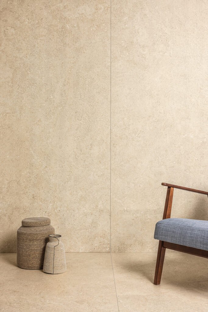 Sèrie Versa Porcelain | Porcellànic Relleu / 3D · 100x100 cm / 60x120 cm | Peronda — ambient 6