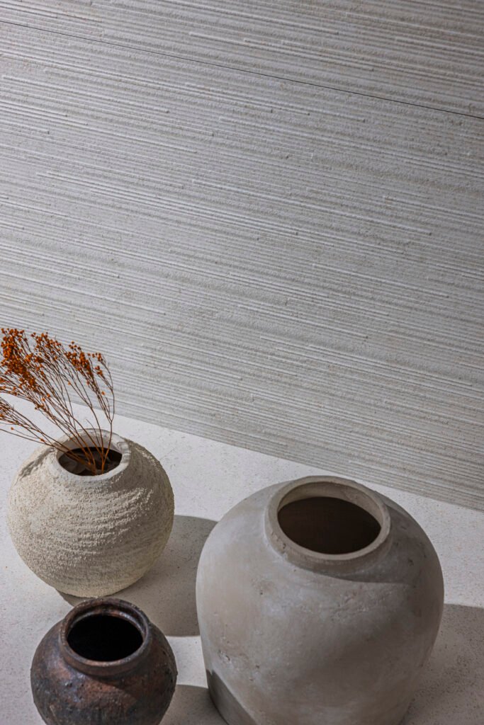Sèrie Versa Porcelain | Porcellànic Relleu / 3D · 100x100 cm / 60x120 cm | Peronda — ambient 8